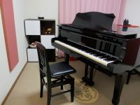 横浜市青葉区大人のピアノ教室　あおばピアノの部屋　レッスン室１